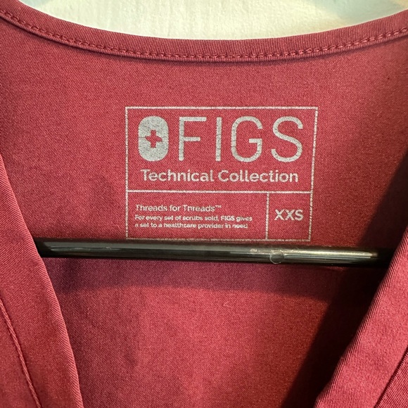 Figs Women's Short Sleeve V-Neck Top in Deep Burgundy - Picture 7 of 7